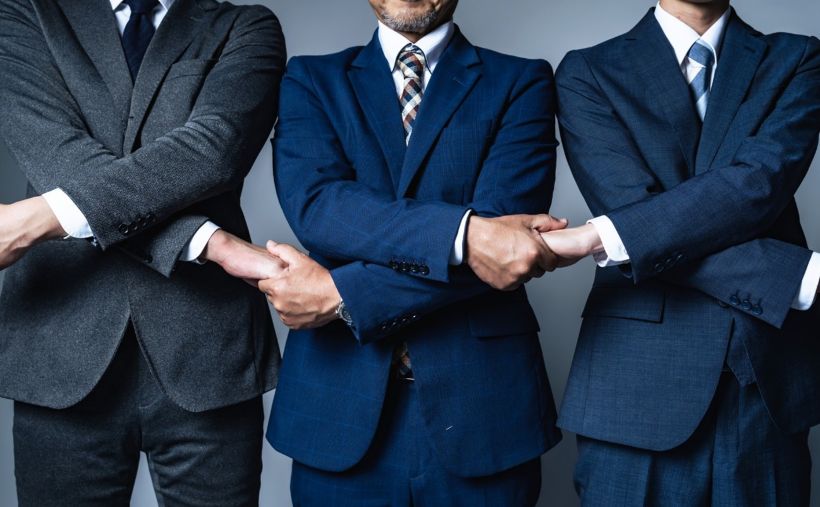 ファクタリング会社に横の繋がりはある?他社利用中でもOK?乗り換え先おすすめ12選